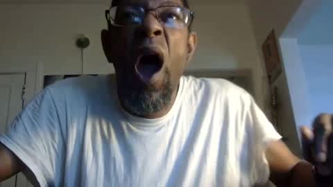 Snapshot of arteblazze chatting on January 26, 1:25 pm Arteblazze not daddy boy bitch or nigga online show from January 26, 1:25 pm