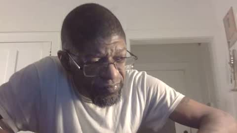 Snapshot of arteblazze chatting on January 21, 1:18 am Arteblazze not daddy boy bitch or nigga online show from January 21, 1:18 am
