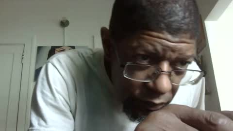 Snapshot of arteblazze chatting on January 20, 3:18 pm Arteblazze not daddy boy bitch or nigga online show from January 20, 3:18 pm