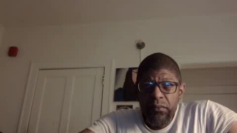 Snapshot of arteblazze chatting on January 16, 2:19 am Arteblazze not daddy boy bitch or nigga online show from January 16, 2:19 am
