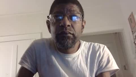 Snapshot of arteblazze chatting on February 27, 1:35 am Arteblazze not daddy boy bitch or nigga online show from February 27, 1:35 am
