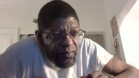 Snapshot of arteblazze chatting on January 26, 12:58 am Arteblazze not daddy boy bitch or nigga online show from January 26, 12:58 am