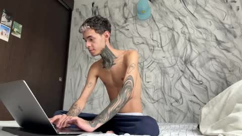   online show from March 31, 11:12 am