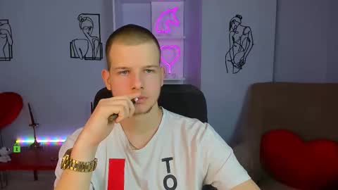 Snapshot of ash_raven_ chatting on September 22, 12:48 pm ash_raven_ online show from September 22, 12:48 pm