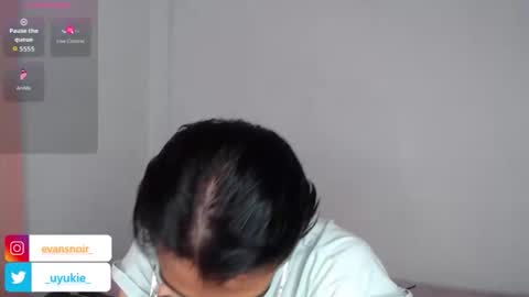 Ash online show from March 6, 6:38 pm