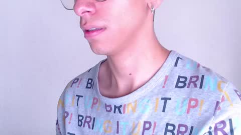 Ash online show from February 12, 2:43 pm