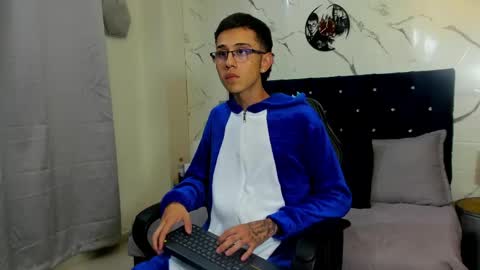   Asher  online show from April 21, 8:59 pm