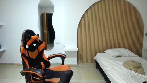 ashlan_king online show from April 27, 11:43 pm