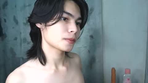 Snapshot of asian_babyboi chatting on September 24, 2:33 am asian_babyboi online show from September 24, 2:33 am