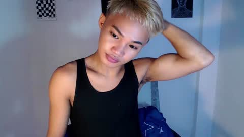 asian_lover05 online show from July 25, 5:10 pm