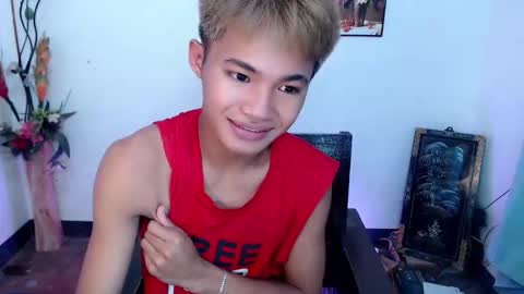 asian_lover05 online show from September 14, 7:16 pm