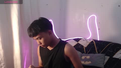 Snapshot of asian_prince_of_cock chatting on September 15, 9:54 am Prince online show from September 15, 9:54 am