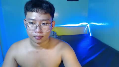 asian_walker online show from May 6, 11:22 am