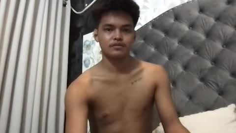 Snapshot of asianhugescott chatting on October 26, 7:21 am SCOTT online show from October 26, 7:21 am