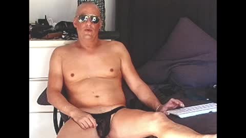 askil8802 online show from April 20, 5:54 am