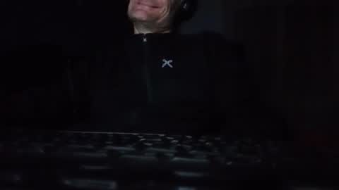 Snapshot of assfdanchen chatting on November 2, 12:04 am assfdanchen online show from November 2, 12:04 am