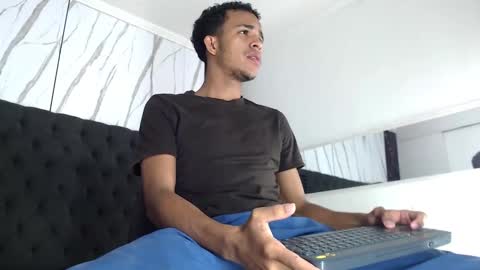 Snapshot of aston_vera chatting on October 1, 3:21 am Aston online show from October 1, 3:21 am