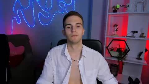 astren online show from July 4, 11:02 am