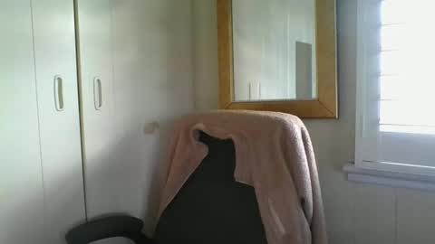 astute008 online show from February 6, 9:44 pm