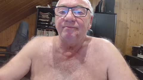 asusandy online show from June 12, 9:01 pm
