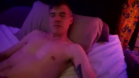 Snapshot of athandrew chatting on January 2, 11:31 am jonnyandrew online show from January 2, 11:31 am