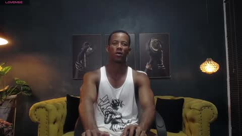 Snapshot of athleticbig_cock chatting on December 22, 2:17 am ATHLETIC COCK online show from December 22, 2:17 am