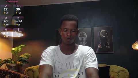 Snapshot of athleticbig_cock chatting on December 12, 2:15 am ATHLETIC COCK online show from December 12, 2:15 am