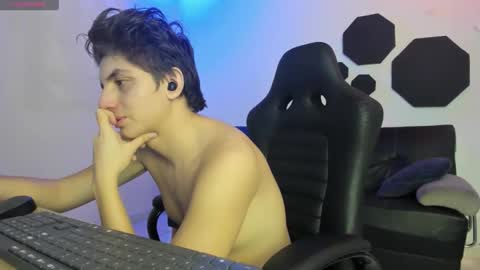 Alex online show from April 22, 3:17 pm