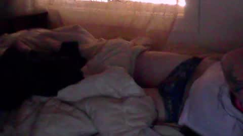 aussiemickeyy online show from September 18, 4:47 am