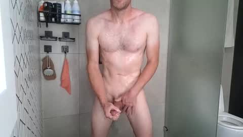 Snapshot of aussieweapon chatting on October 29, 10:45 pm Nick online show from October 29, 10:45 pm