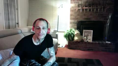 Snapshot of austinisking1916 chatting on October 15, 12:13 pm Austin is King online show from October 15, 12:13 pm