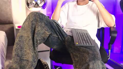 austinreeds online show from June 7, 6:37 pm