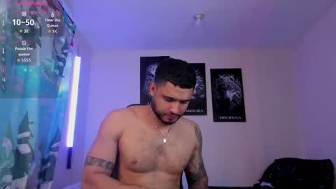 AustinTorres  online show from December 4, 11:45 pm