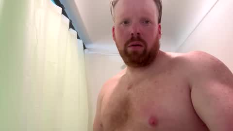 Snapshot of averagedan90 chatting on October 16, 3:09 pm Dan online show from October 16, 3:09 pm