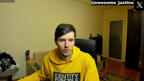 Snapshot of awesome_justin chatting on December 9, 11:15 am Justin online show from December 9, 11:15 am