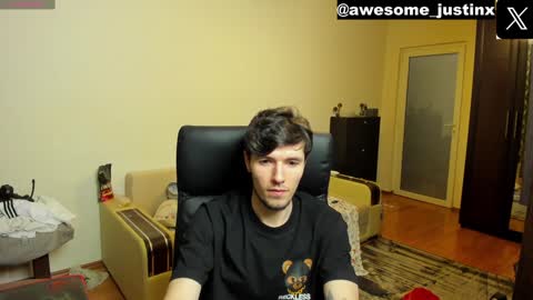 Snapshot of awesome_justin chatting on December 5, 9:17 pm Justin online show from December 5, 9:17 pm