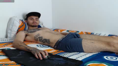 Snapshot of axel_ag chatting on February 10, 4:04 pm Axel online show from February 10, 4:04 pm