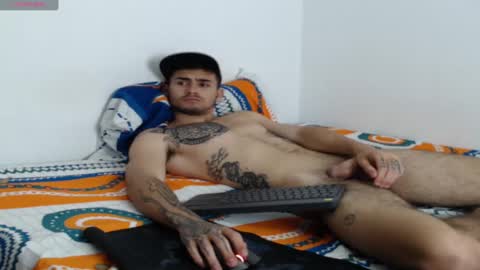 Snapshot of axel_ag chatting on February 9, 4:07 pm Axel online show from February 9, 4:07 pm