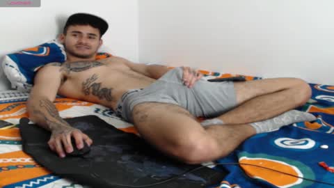 Snapshot of axel_ag chatting on February 7, 4:03 pm Axel online show from February 7, 4:03 pm