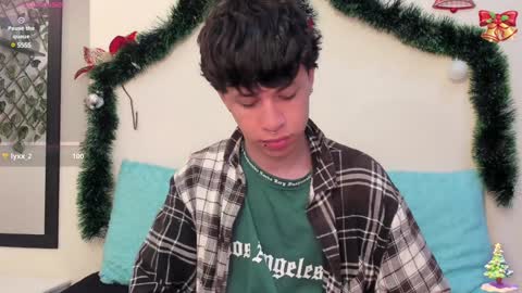 Snapshot of axel_evanss chatting on December 15, 1:32 pm Axel Evanss online show from December 15, 1:32 pm