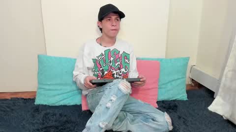 Snapshot of axel_evanss chatting on December 9, 12:42 pm Axel Evanss online show from December 9, 12:42 pm