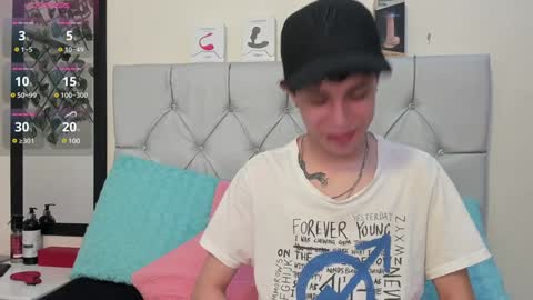 Snapshot of axel_evanss chatting on December 5, 12:44 pm Axel Evanss online show from December 5, 12:44 pm