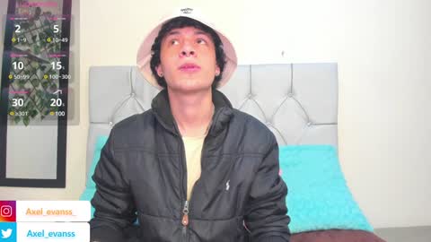 Snapshot of axel_evanss chatting on January 16, 1:25 pm Axel Evanss online show from January 16, 1:25 pm