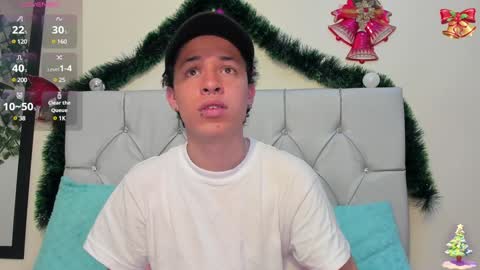 Snapshot of axel_evanss chatting on December 24, 2:54 pm Axel Evanss online show from December 24, 2:54 pm