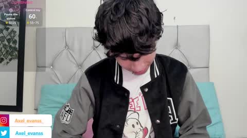 Snapshot of axel_evanss chatting on January 23, 1:13 pm Axel Evanss online show from January 23, 1:13 pm