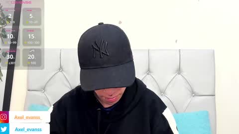 Snapshot of axel_evanss chatting on February 12, 1:27 pm Axel Evanss online show from February 12, 1:27 pm