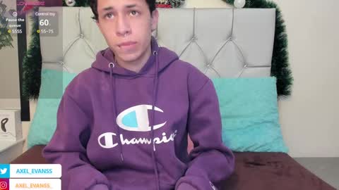 Snapshot of axel_evanss chatting on December 6, 12:49 pm Axel Evanss online show from December 6, 12:49 pm