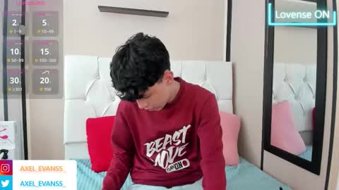 Snapshot of axel_evanss chatting on September 19, 5:46 pm Axel Evanss online show from September 19, 5:46 pm