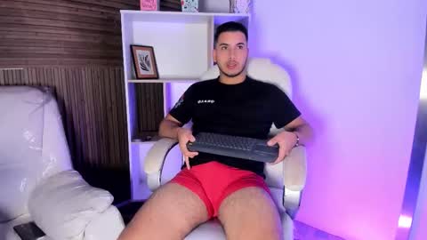 axel_grey_ online show from November 29, 12:40 pm