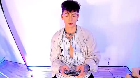 Axel online show from January 12, 1:31 am